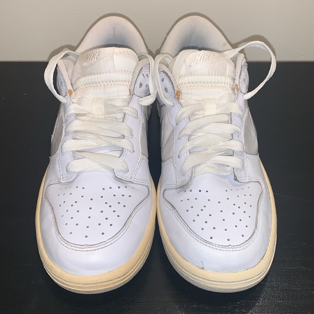 Nike Dunk‎ Low.  2008.  Size 9.  Retro White Pure Platinum.